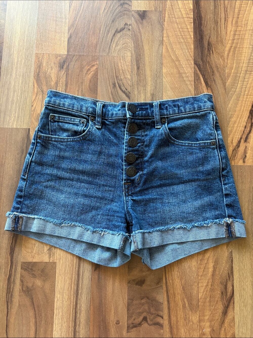 GAP Woman’s Dark Blue Button-Front Rolled Hem Denim Shorts Size 26